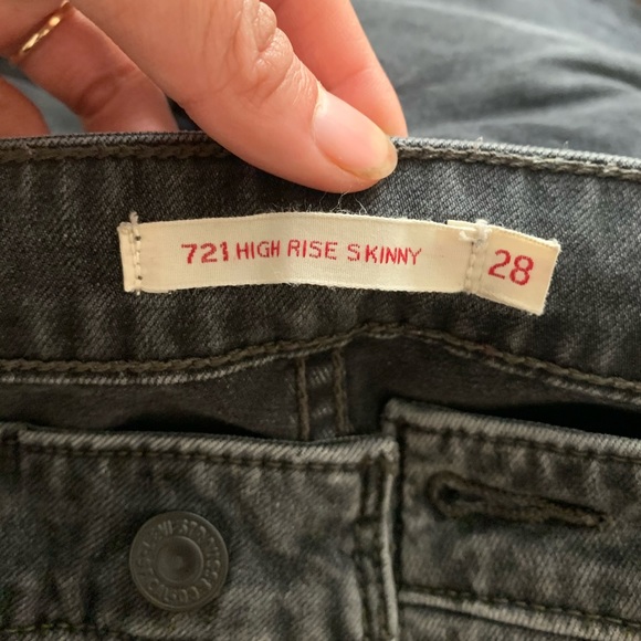 Levi High Rise Skinny - Picture 5 of 5